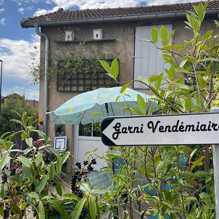 Le Garni Vendemiaire Apartment Vesoul Exterior photo